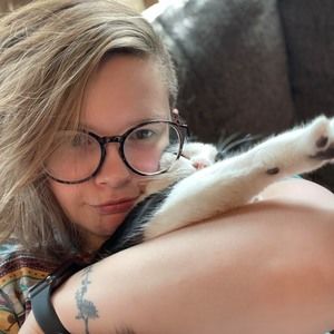 Meet your Posher, Chloe